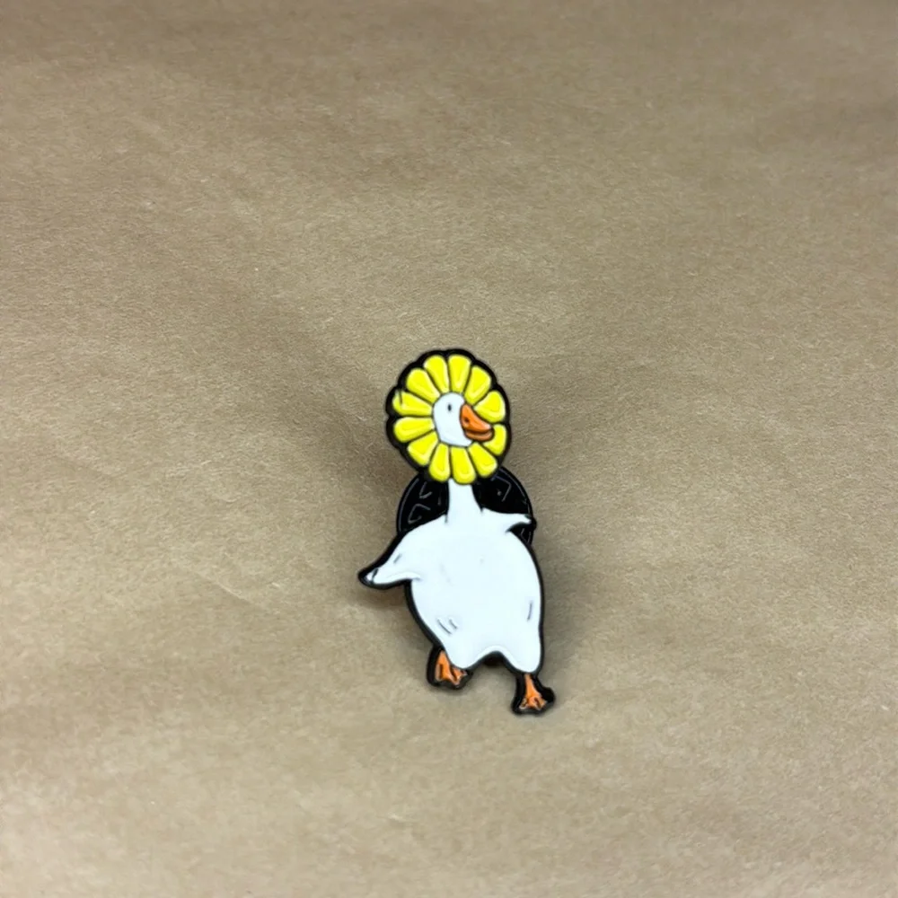 Silly Goose in Yellow Daisy Hat Enamel and Metal Pin - Picture 1 of 2